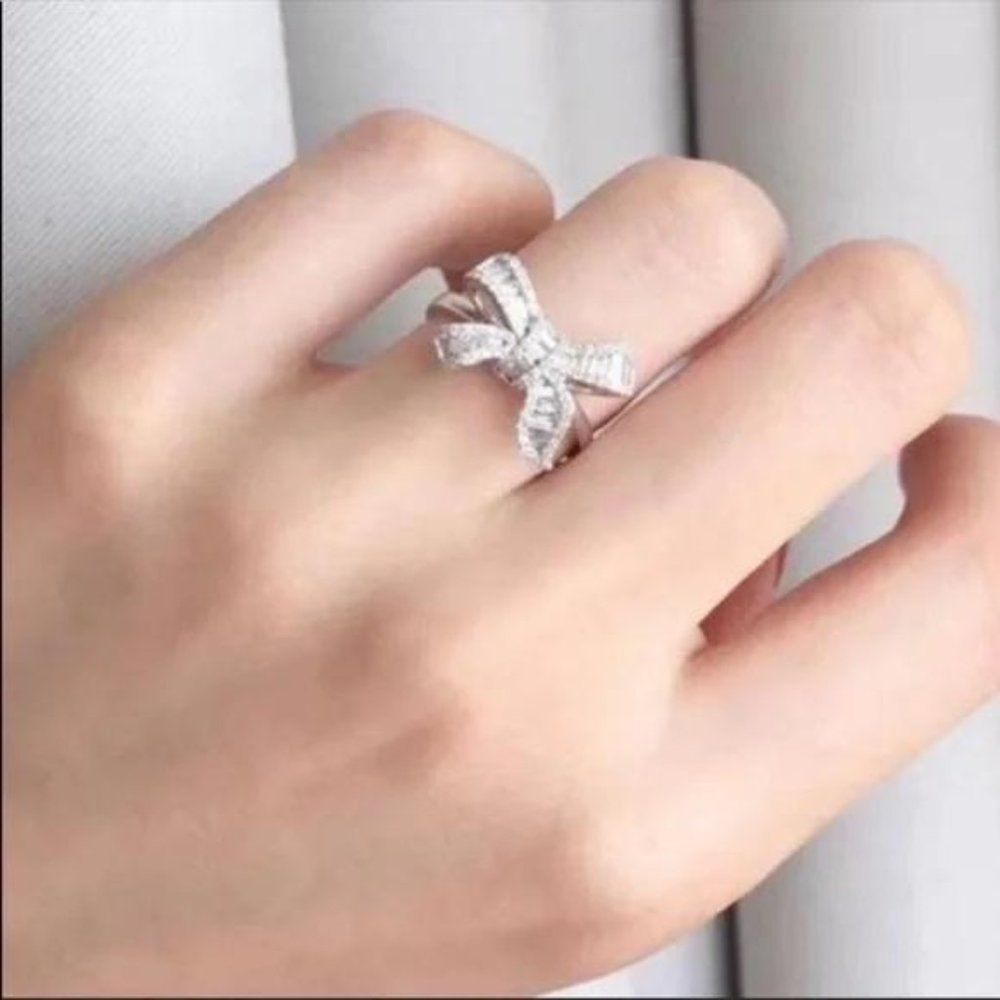 NEW BAGUETTE BOW 925 STERLING SILVER DIAMOND RING - Picture 4 of 6
